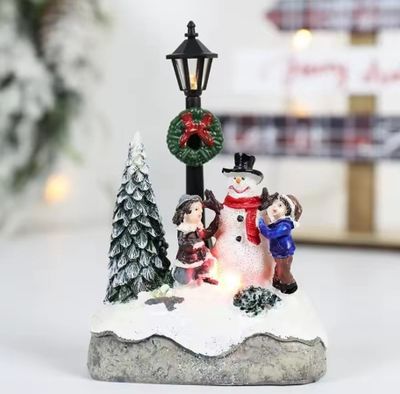 Outdoor Christmas Scene (Mini)