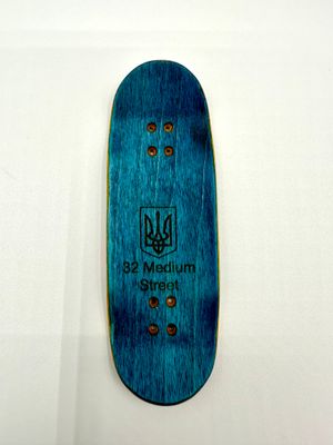 Workers FB Fingerboard Deck Mouth Pink 32 Medium Street