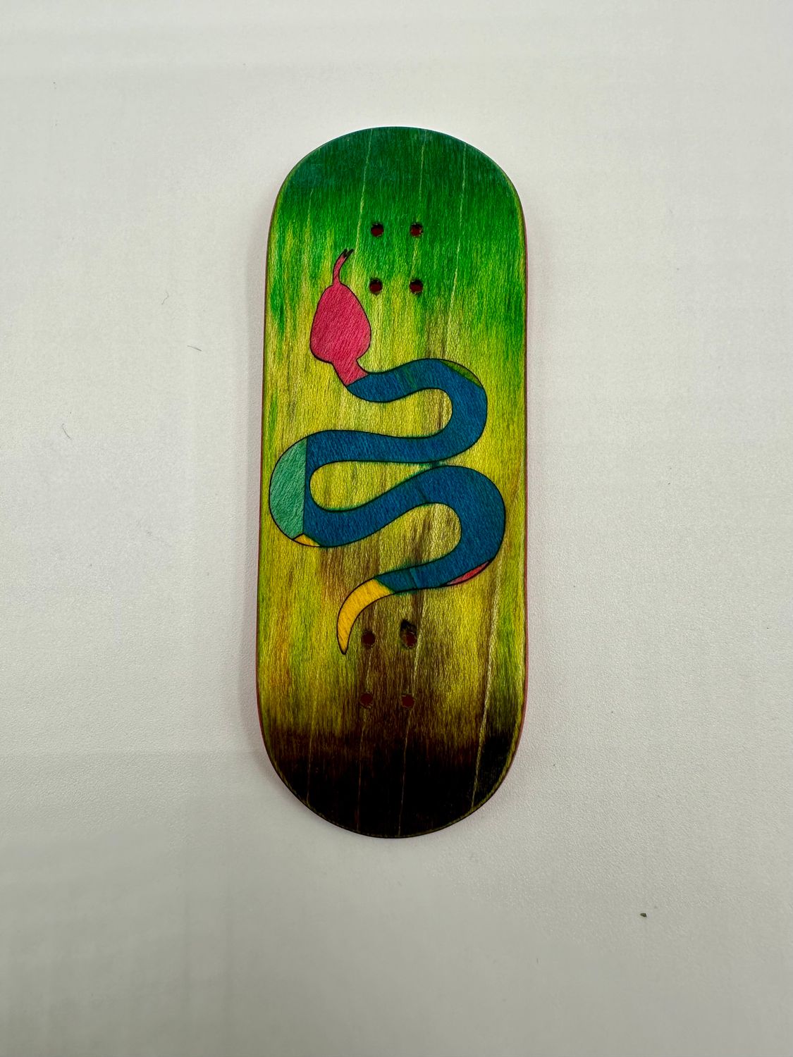 Workers FB Fingerboard Deck Snake Faded 34 Medium Street