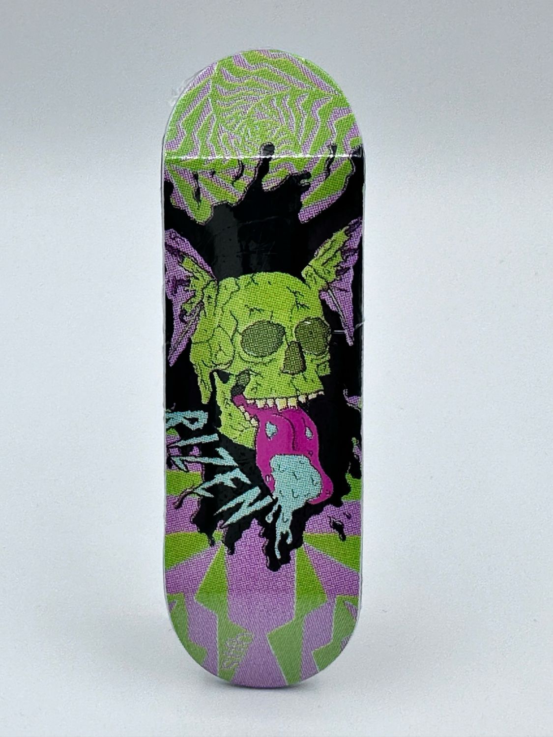 Rizen Fingerboard Deck Psycho Skull 29mm popsicle
