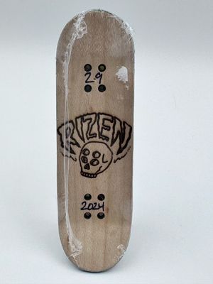 Rizen Fingerboard Deck Psycho Skull 29mm popsicle