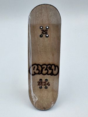 Rizen Fingerboard Deck Zombie Hand 29mm Popsicle