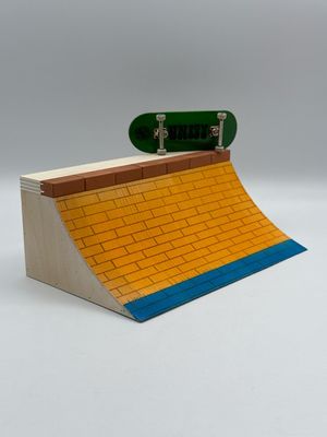 Unity FingerBoard Brick Quarter Pipe