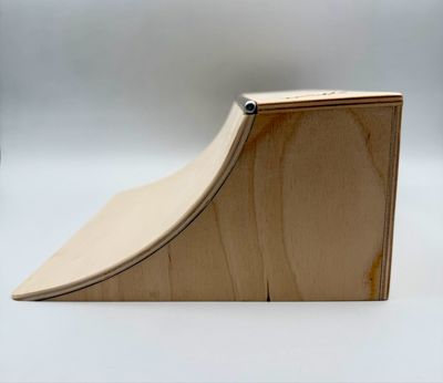 SlayTime FingerBoard Quarter Pipe