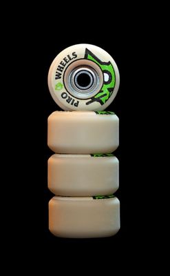 Piro Graphic Performance Bone Head Tan Fingerboard Wheels 