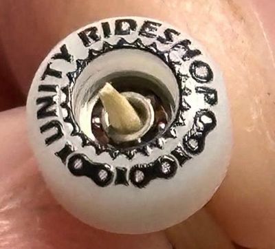 Clairvoyant Fingerboard Graphic Wheels Lock in Off white Unity