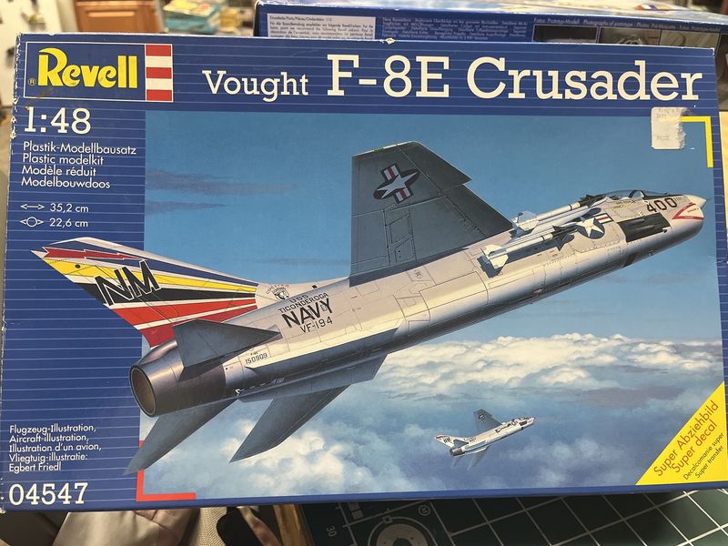 1:48 Vought F-8E Crusader Revell 04547