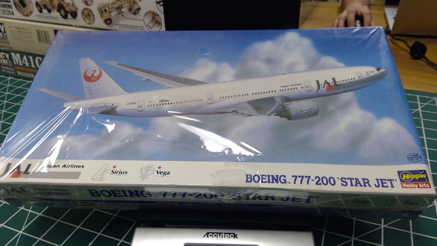 1:200 Boeing 777-200 Star Jet Hasegawa lt17