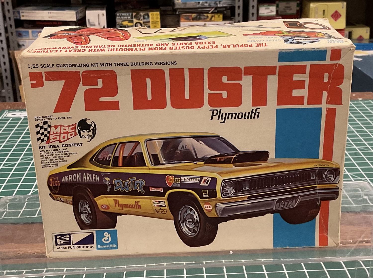 1:25 72 Plymouth Duster MPC  Model Car Kit 1 7228 225