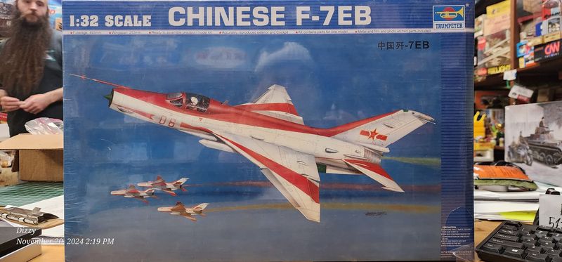CHINESE F-7EB Chengdu J-7EB Trumpeter | No. 02217 | 1:32