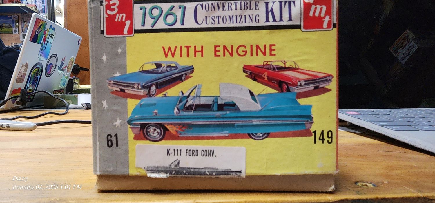 1:25 1961 Ford Galaxie Sunliner Convertible Customizing Kit AMT 61149 K-111