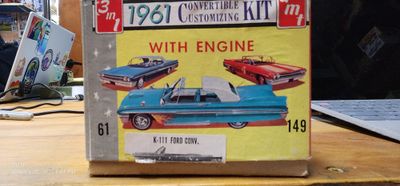 1:25 1961 Ford Galaxie Sunliner Convertible Customizing Kit AMT 61149 K-111