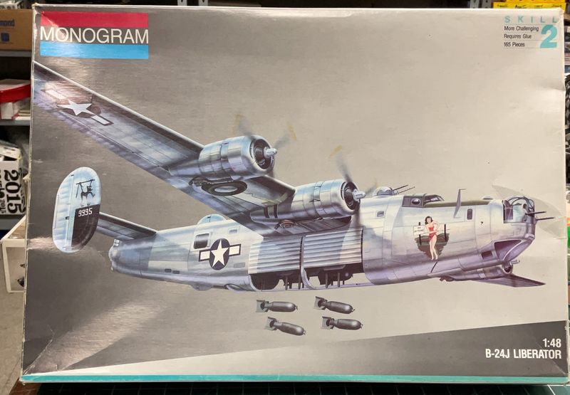 B-24J Liberator 1:48 Monogram -5608