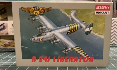 B-24J Liberator WW II 50 Anniversary Collection 1:144