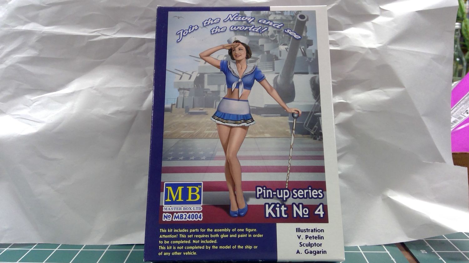 Suzie Join the Navy and see the world! (Pin-up series Kit No. 4) Master Box | No. MB24004 | 1:24
