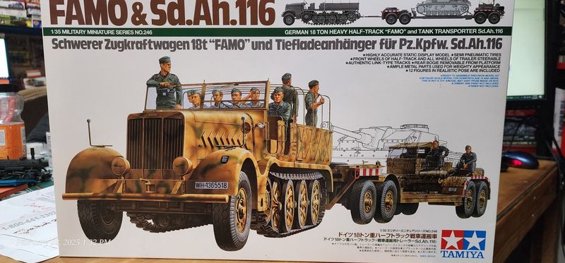 FAMO &amp; Sd.Ah.116 Schwerer Zugkraftwagen 18t &quot;FAMO&quot; und Tiefladeanhänger für Pz.Kpfw. Sd.Ah.116 Tamiya | No. 35246 | 1:35