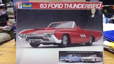 1963 Ford Thunderbird Revell/ceji No. 7274 1:32