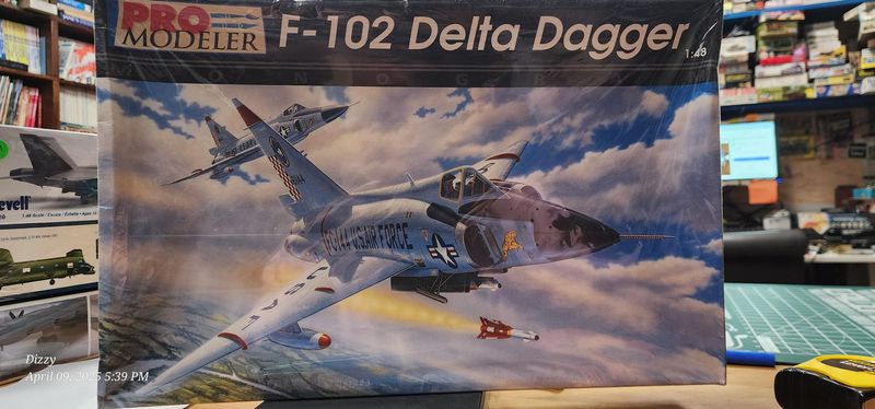 Convair F-102A Delta Dagger Monogram Pro Modeler 5923 1:48