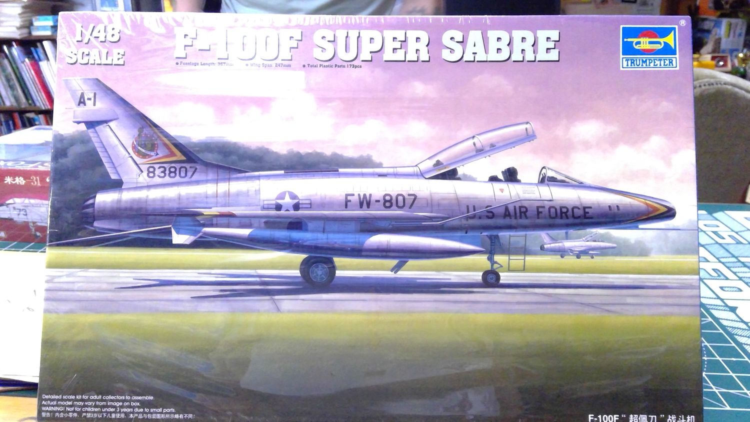 North American F-100F Super Sabre Trumpeter 02840 1:48