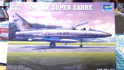 North American F-100F Super Sabre Trumpeter 02840 1:48