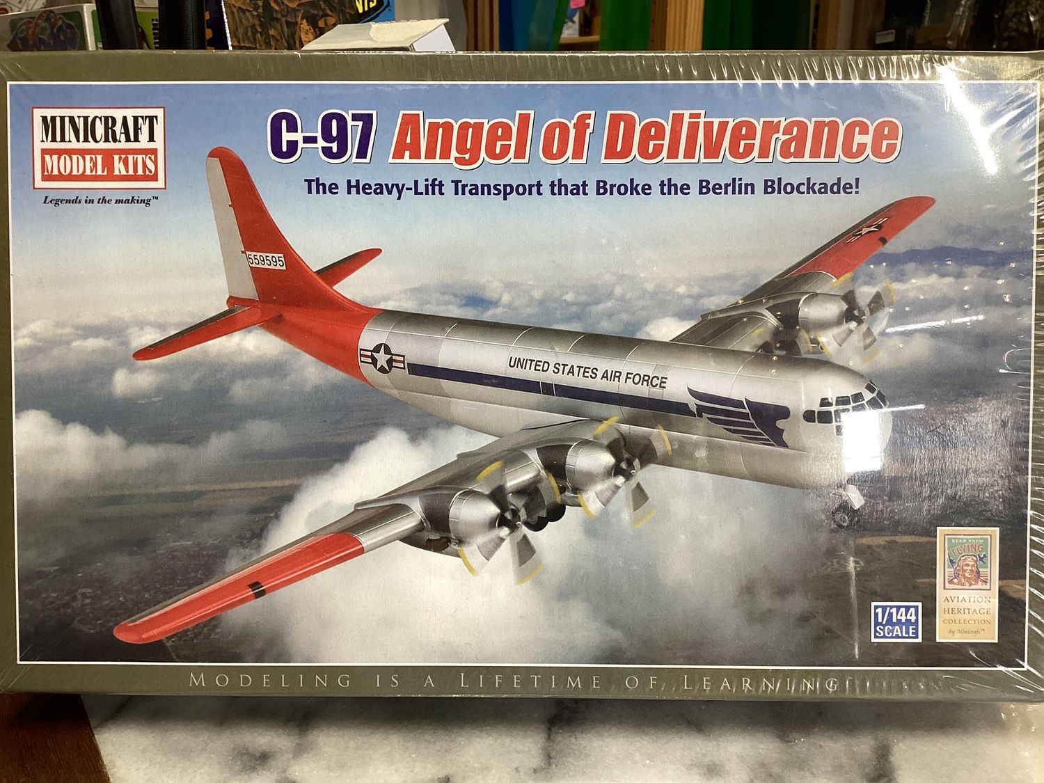 1:144 C-97 Angel of Deliverance MiniArt