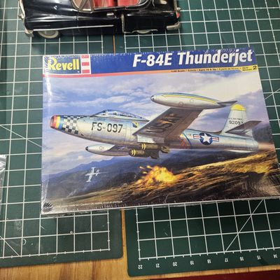 Republic F-84E Thunderjet Revell | No. 85-5494 | 1:48