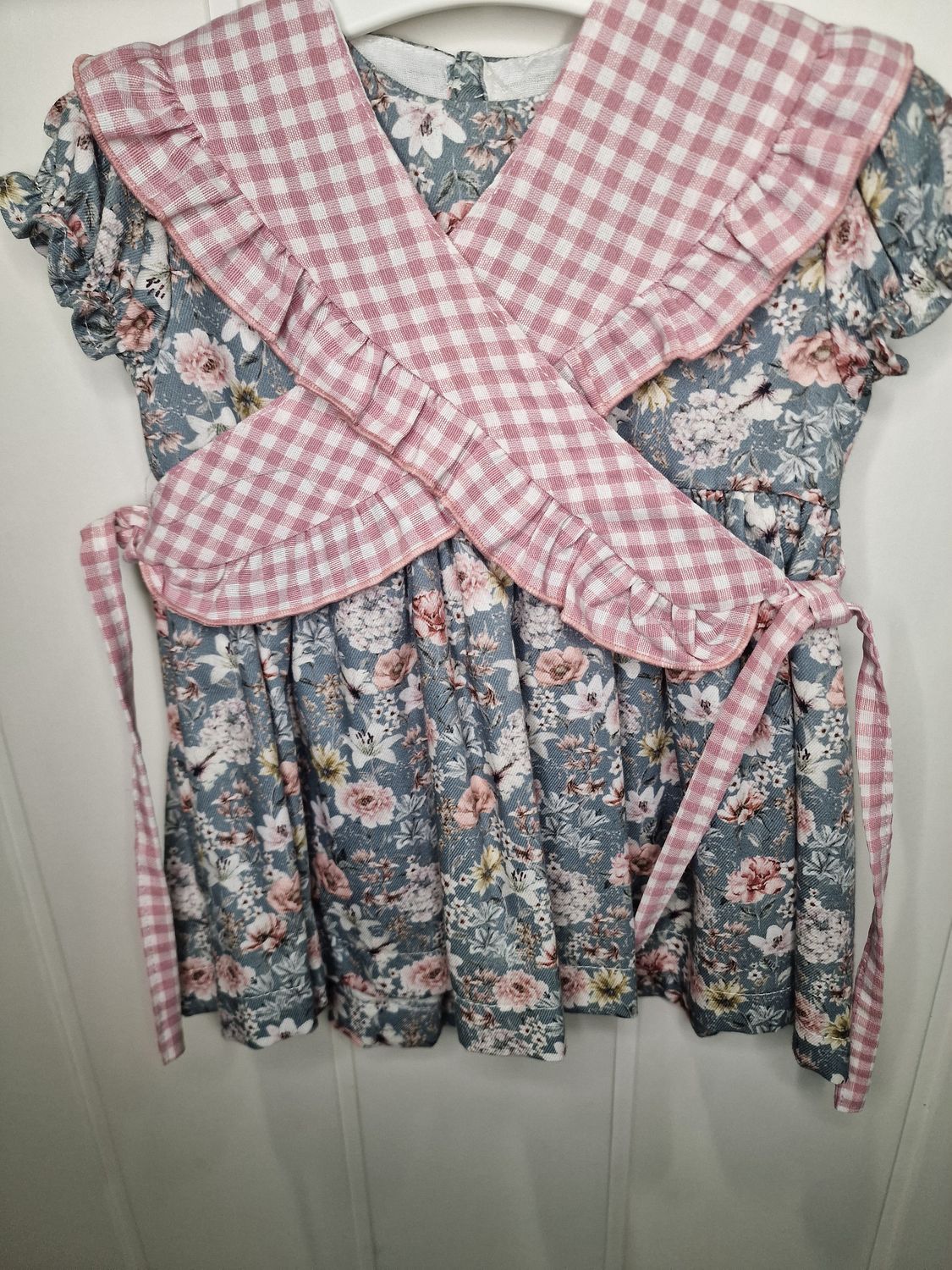 Vestido flores nudes