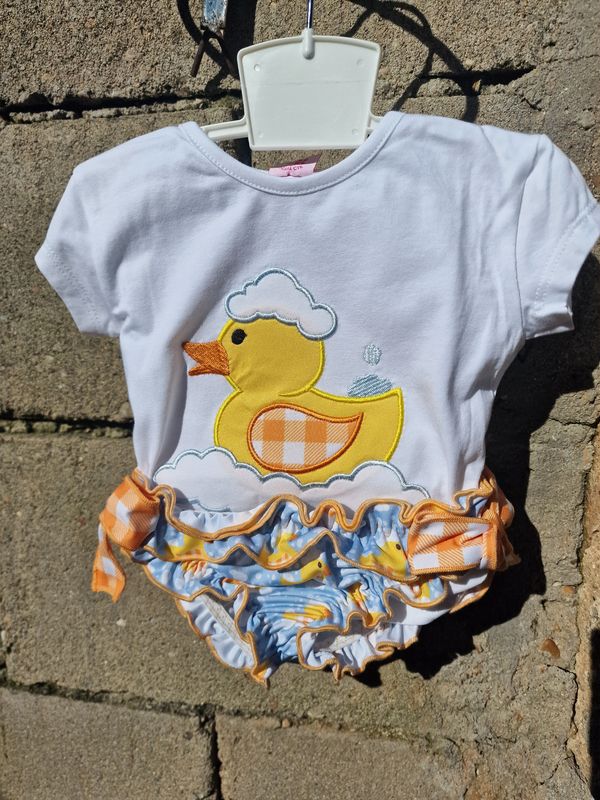 Conjunto pato niña