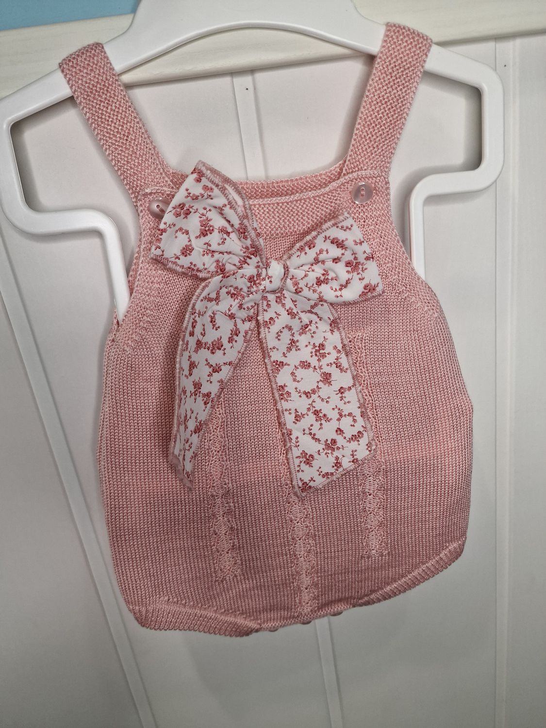 Ranita de hilo rosa empolvado