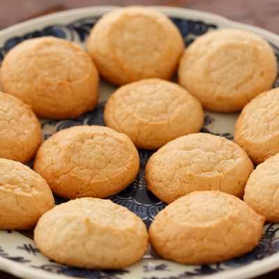 Macaroons (12)
