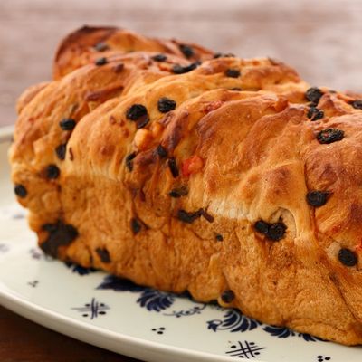Currant Almond Bread