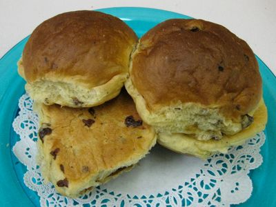 Raisin Buns