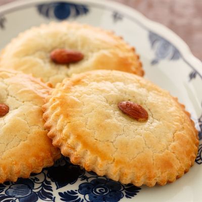 Andre&#39;s Almond Filled Butter Cookie