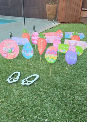 Easter Egg Hunt Signs &amp; Bunny Footprints – Printable Template