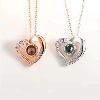Women Heart-shaped Projection Necklace Gifts