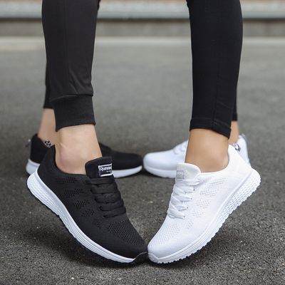 Men and Women&#39;s Sports Running Light wt. Shoes