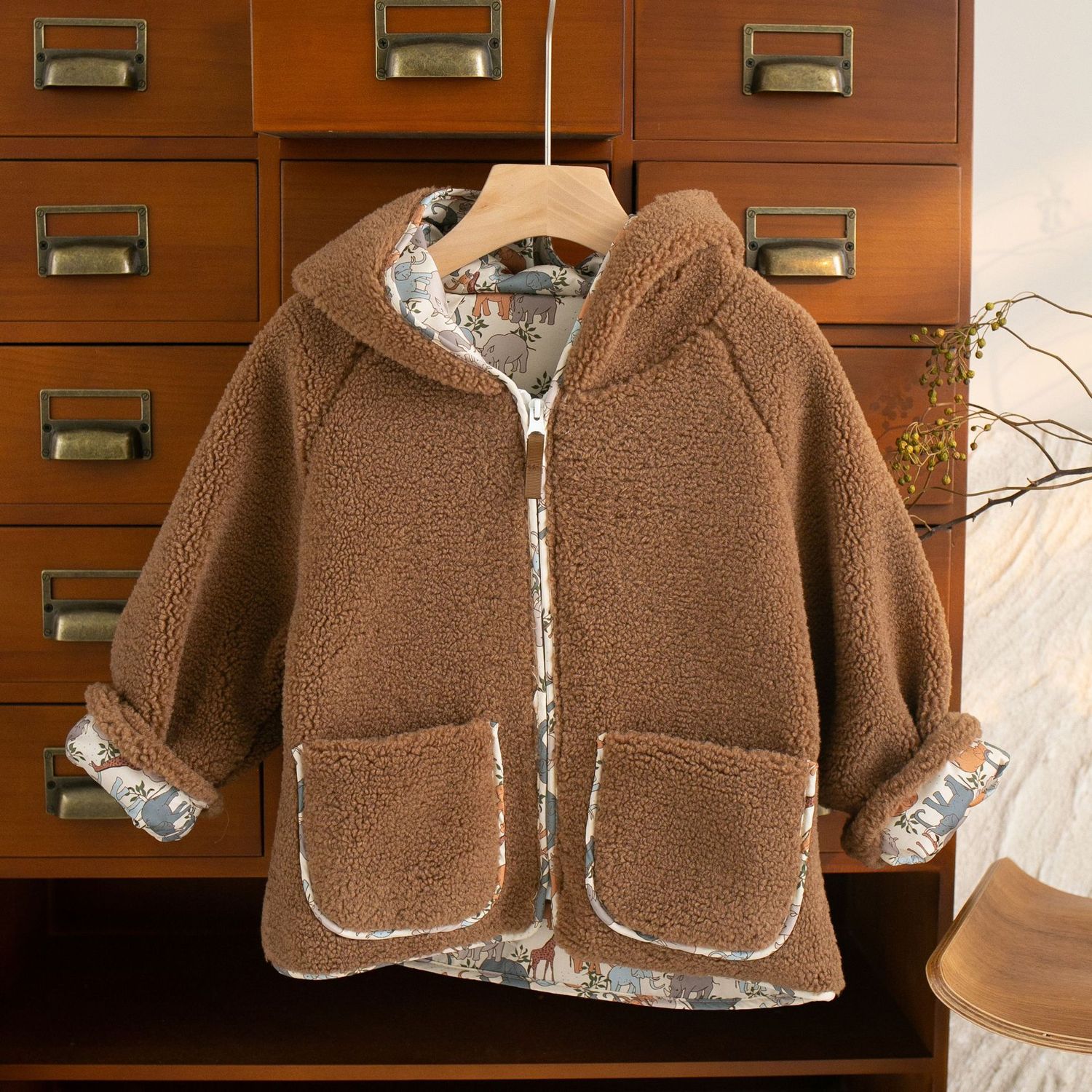 New Children&amp;#039;s Autumn And Winter Outerwear Lambskin Hooded Cardigan Coat For Boys And Girls Lapel Printed Liner Warm Cute, Suitable for height: 90cm, Color: Brown hooded style in stock