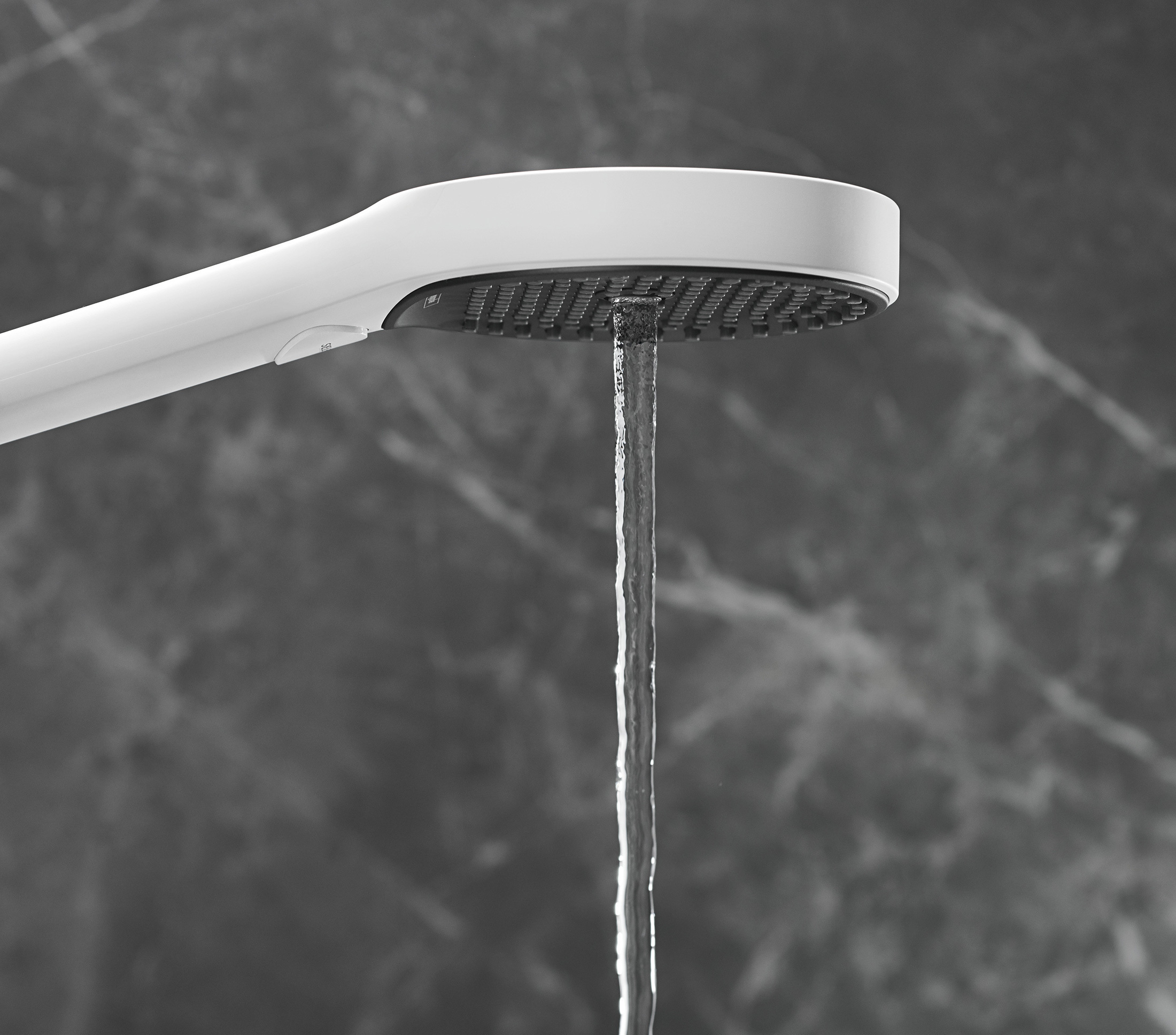 Support mural Hansgrohe avec douchette à main Rainfinity 130 3 jets PowderRain et flexible 160 cm en blanc mat - vue 6
