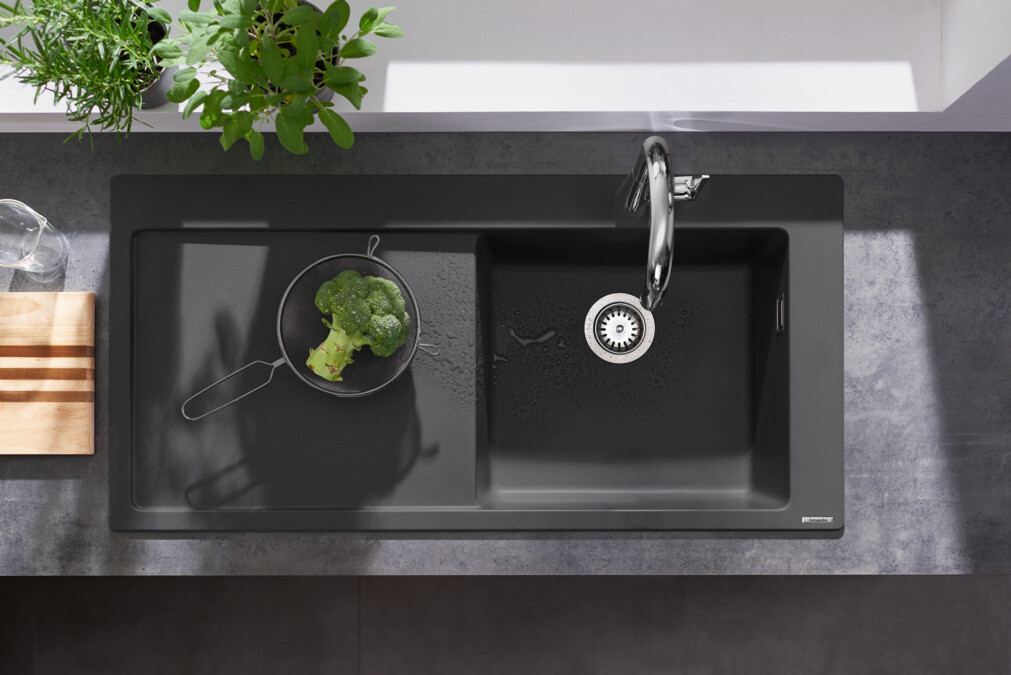 Évier de cuisine Hansgrohe encastré simple bac 105 cm avec égouttoir en finition noir graphite — vue 4