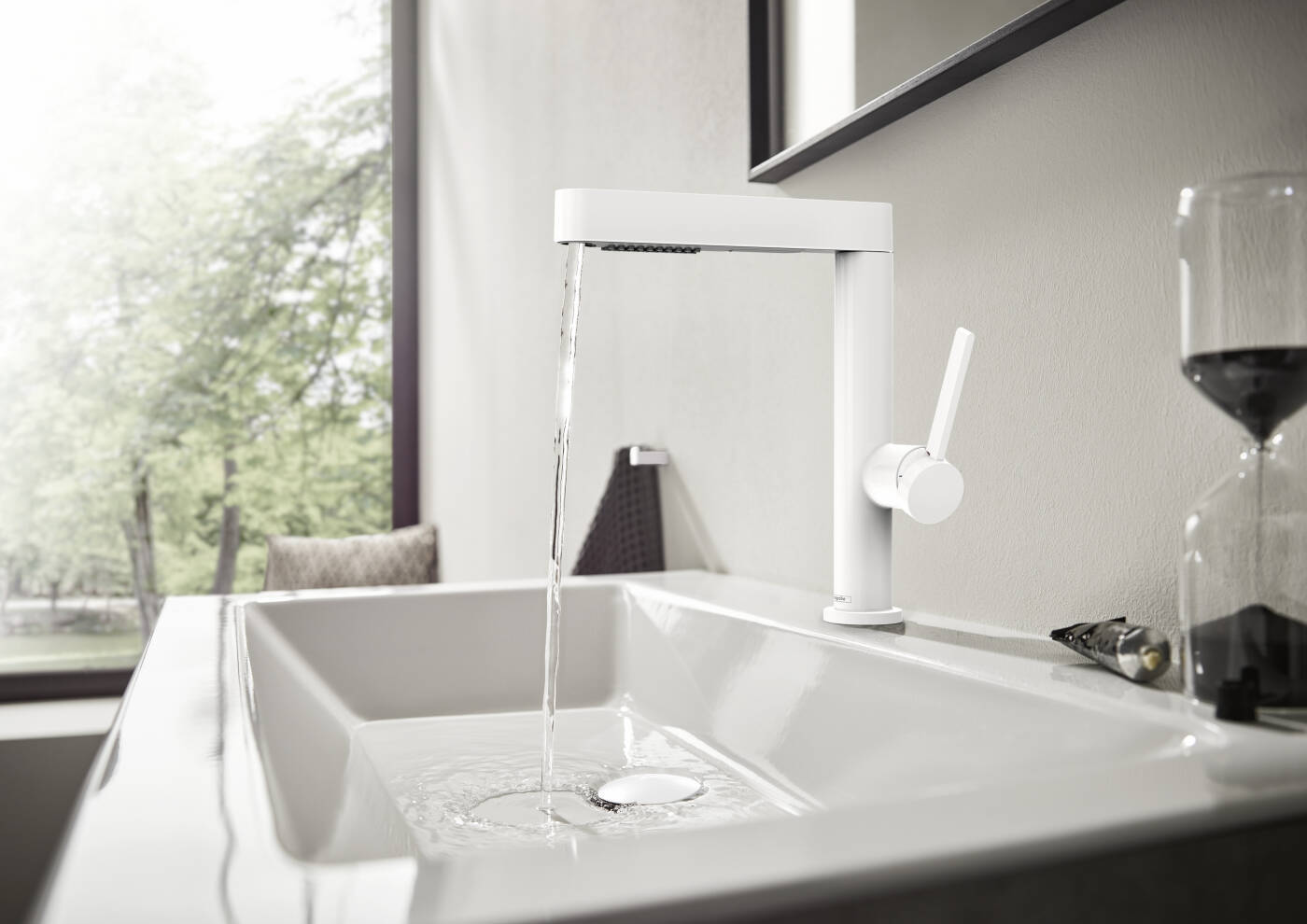 Mitigeur de lavabo Hansgrohe Finoris 230 avec douchette extractible 2 jets et bonde push-open en blanc mat - vue 4