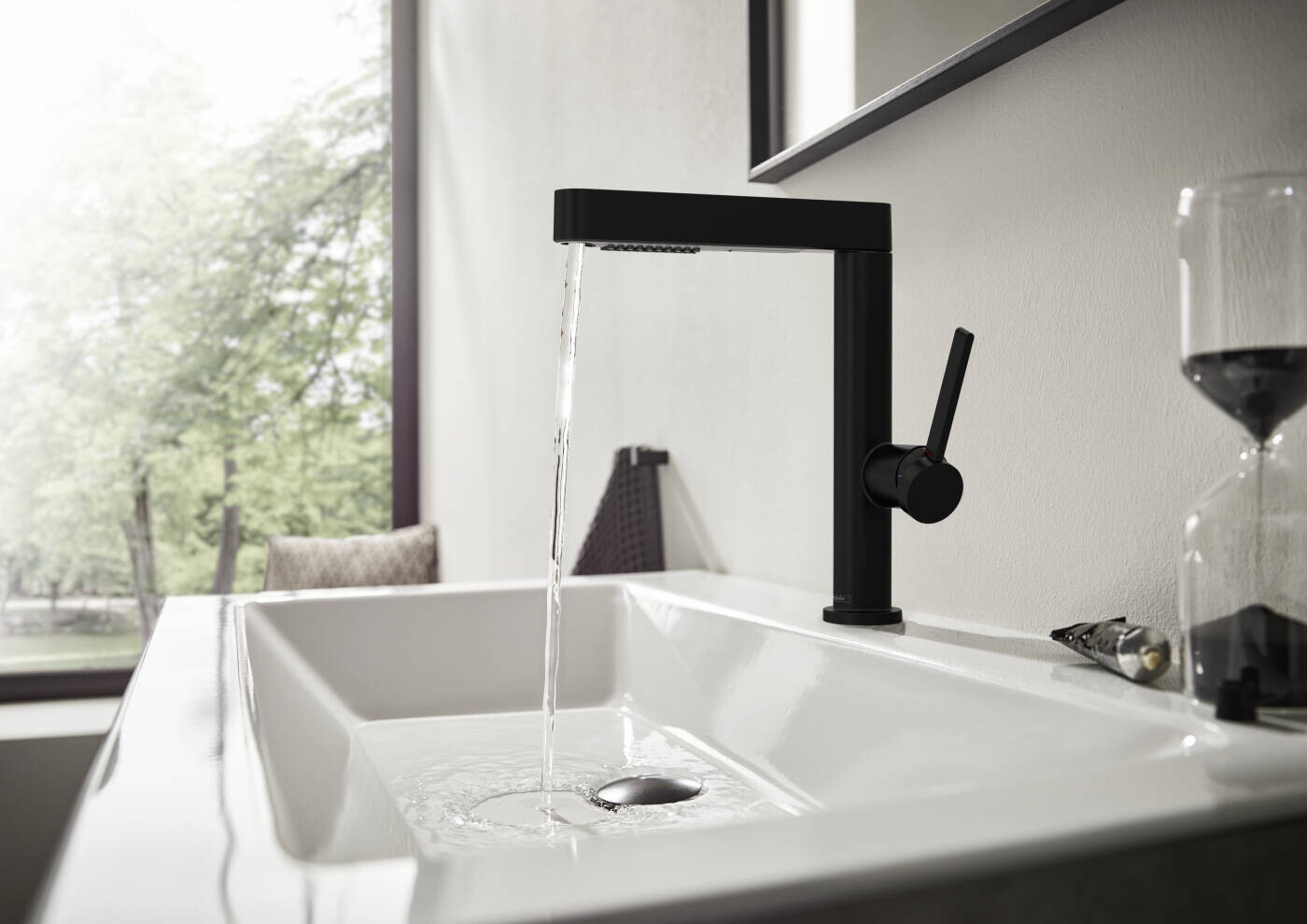 Mitigeur de lavabo Hansgrohe Finoris 230 avec douchette extractible 2 jets et bonde push-open en noir mat — vue 3