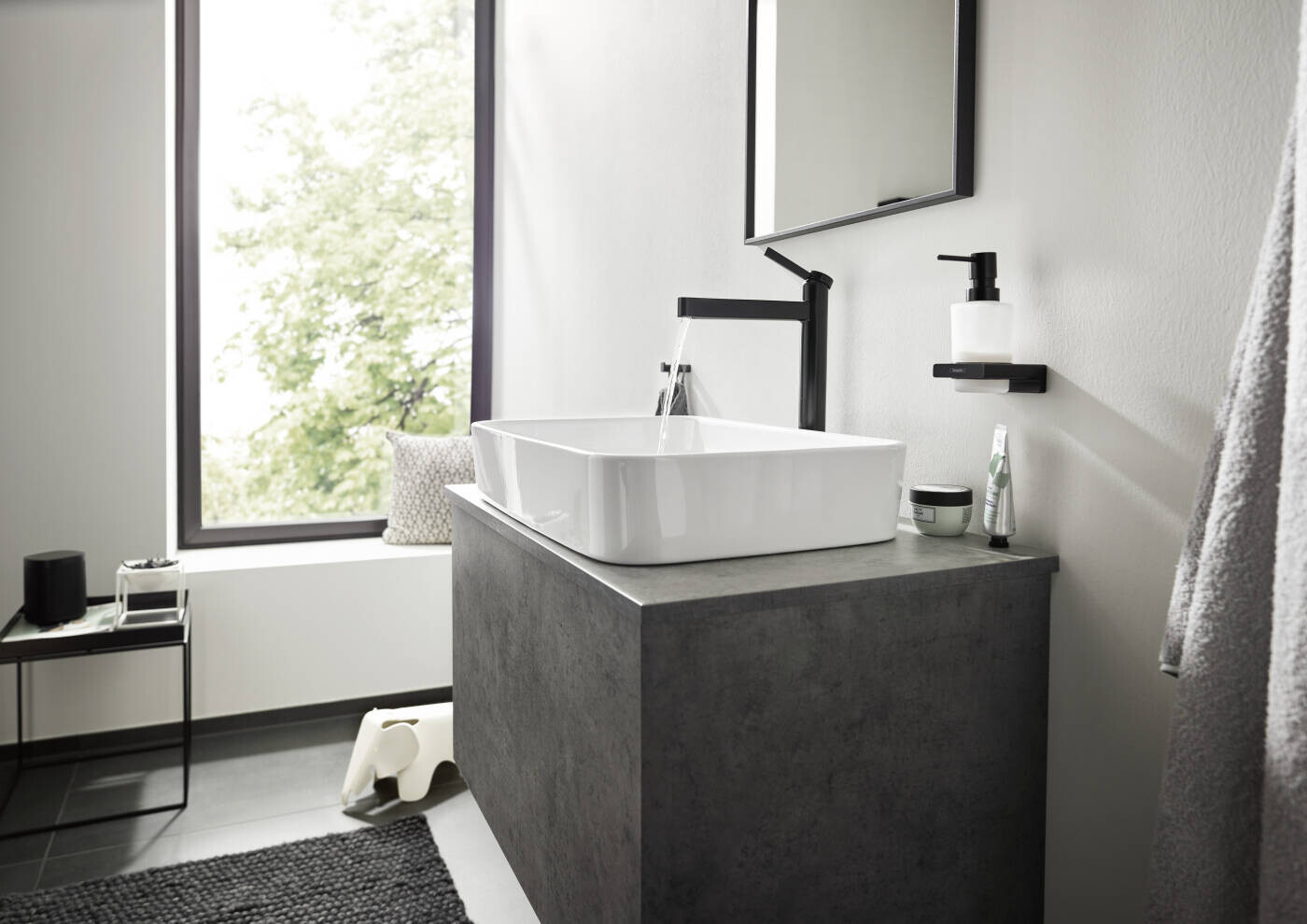 Mitigeur de lavabo Hansgrohe Finoris 260 avec bonde push-open en noir mat — vue 2