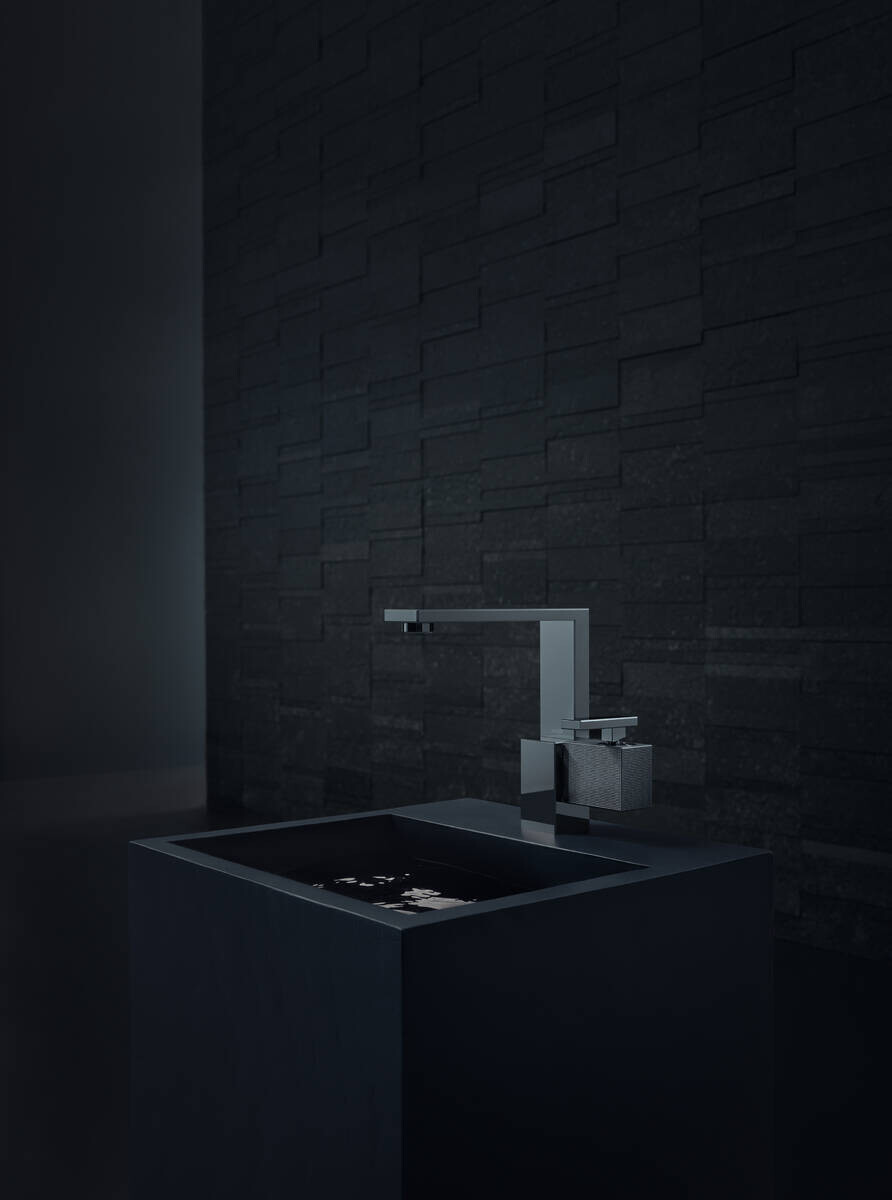Mitigeur de lavabo Axor Edge 190 coupe diamant, avec bonde push-open en noir chromé poli — vue 3