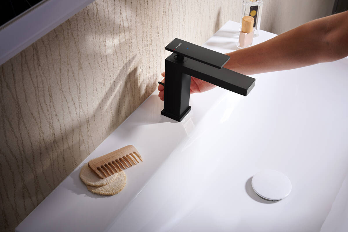 Mitigeur de lavabo Hansgrohe  Tecturis E 110 CoolStart avec tirette et vidage en noir mat - vue 2