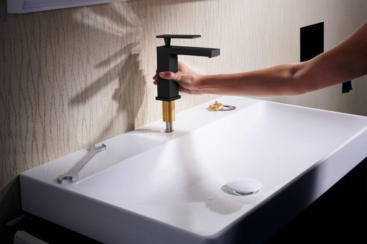 Mitigeur de lavabo Hansgrohe Tecturis E 110 CoolStart avec tirette et vidage en noir mat — vue 3