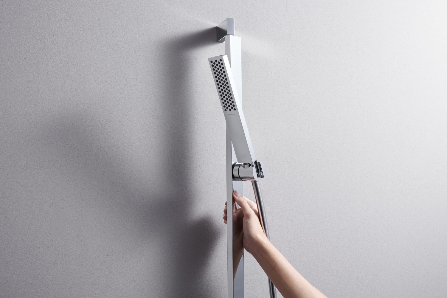 Barre de douche Hansgrohe avec douchette à main Pulsify E 100 EcoSmart et flexible Isiflex — vue 4