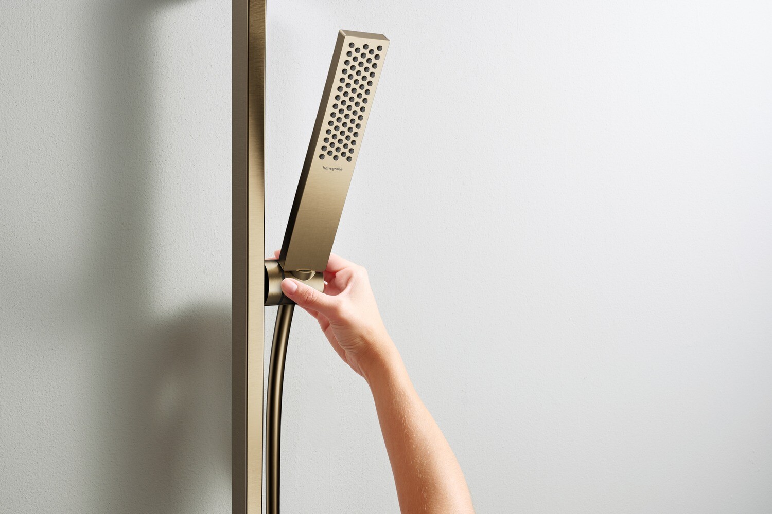 Douchette à main Hansgrohe Pulsify E 100 1 jet EcoSmart en bronze brossé