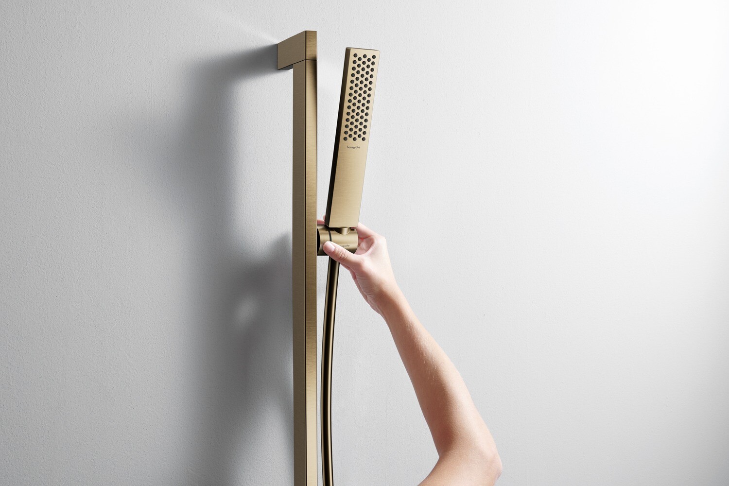 Douchette à main Hansgrohe Pulsify E 100 1 jet EcoSmart en bronze brossé — vue 3