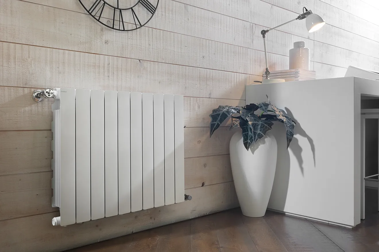 Radiateur en aluminium moulé Fondital Blitz B3 à 10 éléments (entraxe 500 / profondeur 100 / longueur 74.3 cm) — vue 2