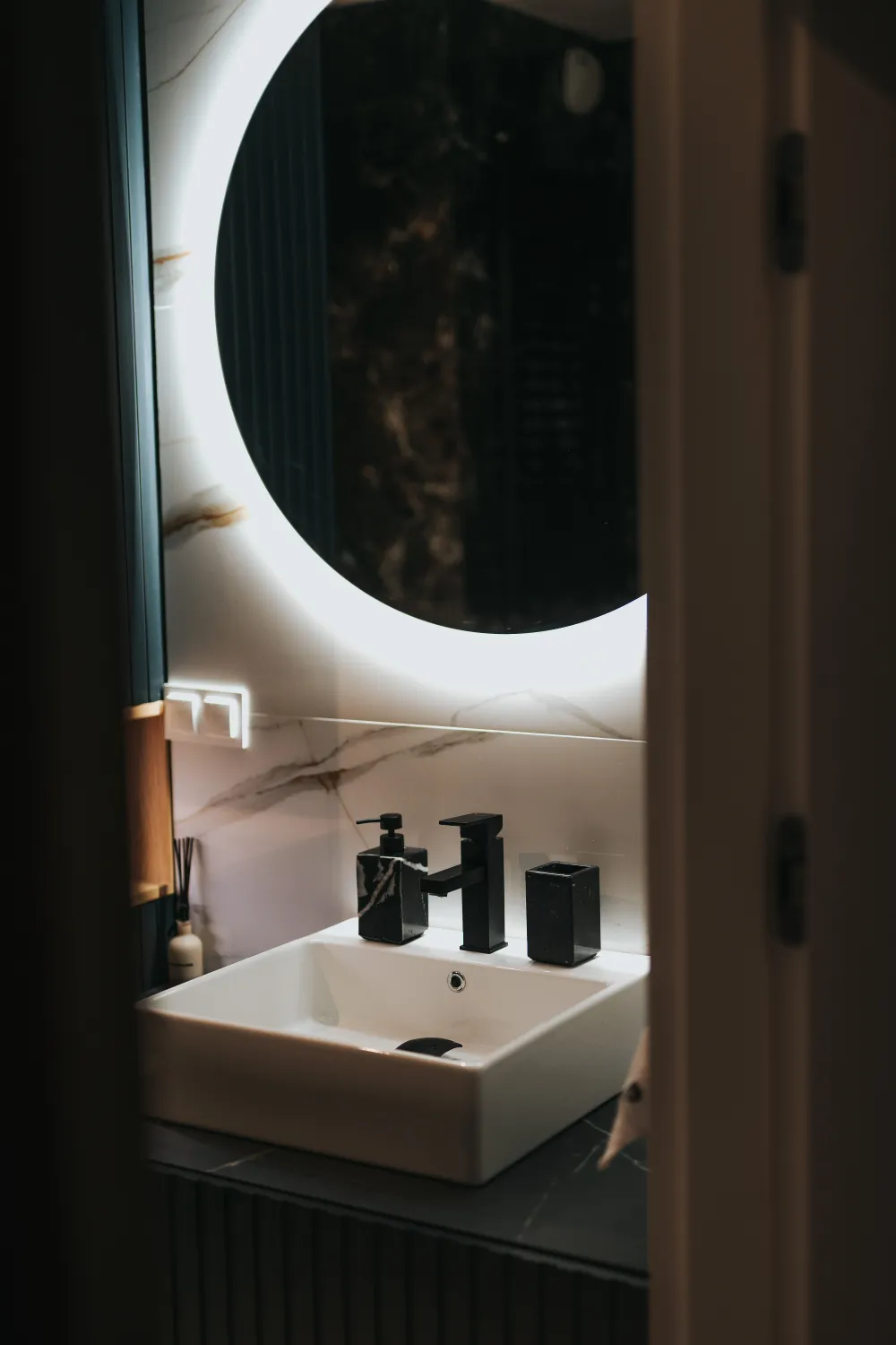 Mitigeur de lavabo Deante Anemon 95 sans bonde en noir mat — vue 4